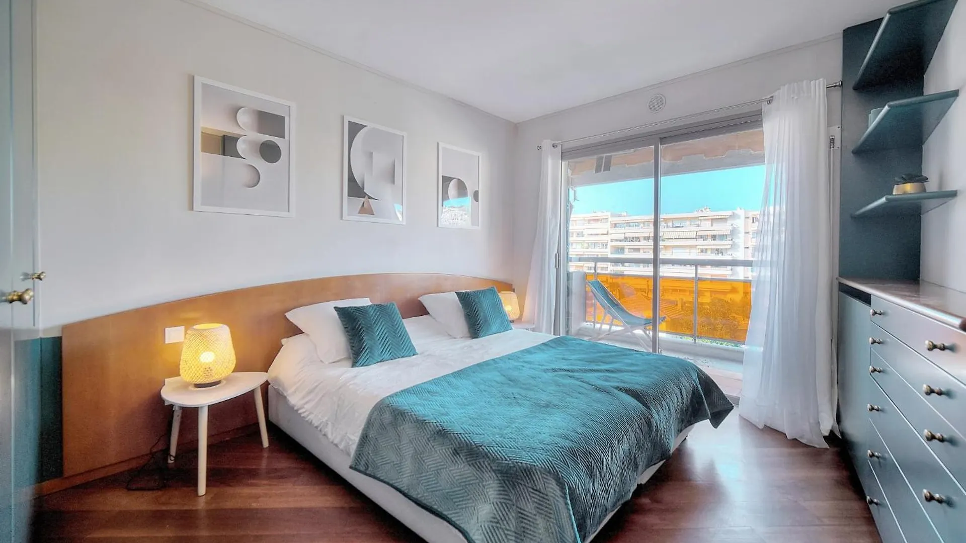 Le Saint Louis - Parking - Central - Terrace - Ac - Spacious Le Cannet 0*,  Francie